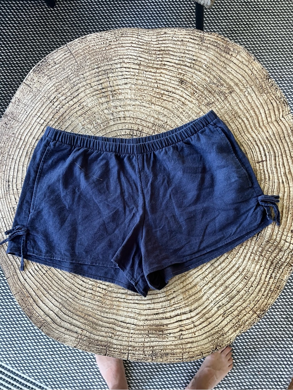 Hollister Co. Women's Navy/Blue Linen Bow Shorts - Small